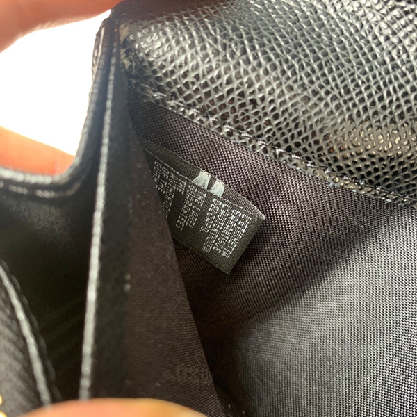 超激安ブランド財布偽物着用イメージ